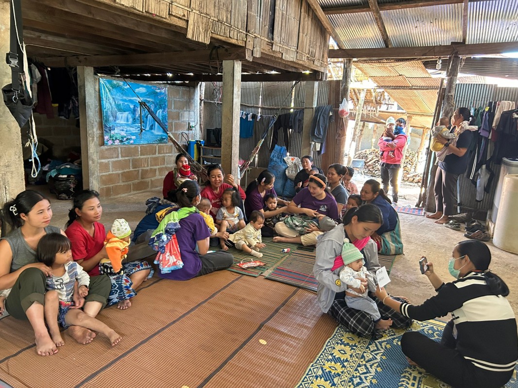 1/11/67 รพ.สต.บ้านสันป่าไร่ ออกหน่วยฉีดวัคซีนเด็กอายุ 2 เดือน ถึง 4 ปี เขต สสช.ห้วยกระทิง ที่ หมู่ 6 บ้านห้วยกระทิง จำนวน 14 ราย และ เจาะเลือดตรวจ Hct , จ่ายยา para syr , ferrous syr , แจกของเล่นให้เด็ก ๆ ทุกคน