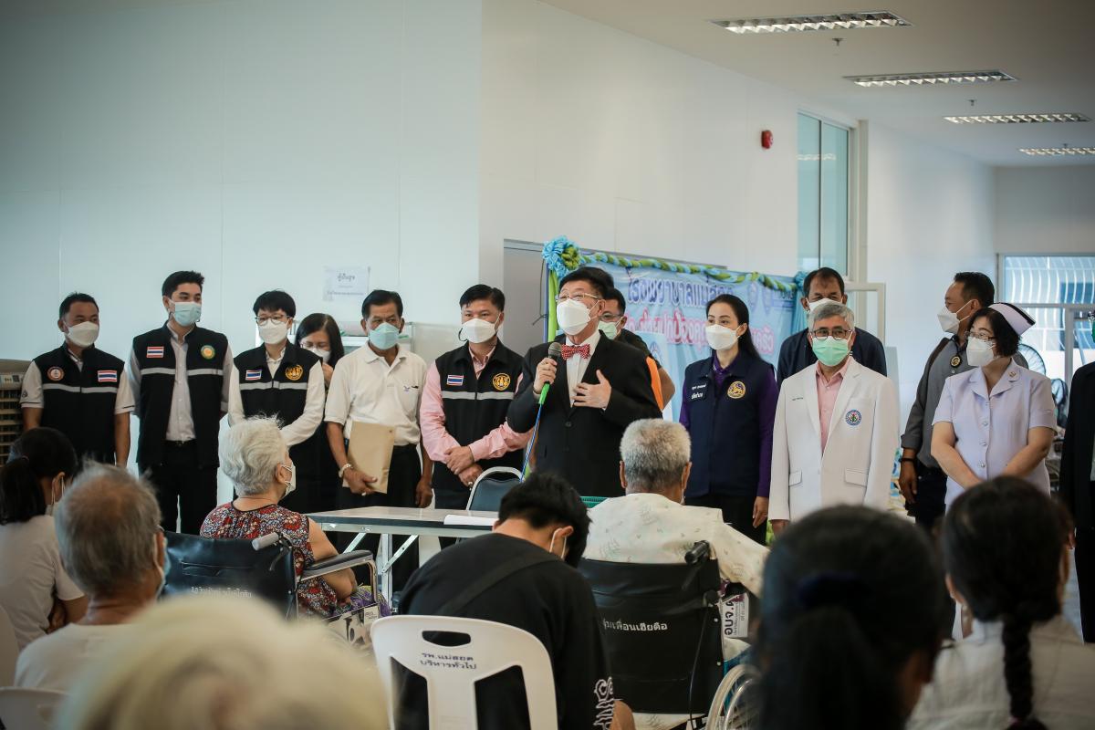 นายก อบจ.ตาก นำวัคซีน Moderna (รอบแรก) ลงพื้นที่ฉีดให้กับประชาชนกลุ่มเปราะบาง ในพื้นที่อำเภอแม่สอด และอำเภอพบพระ จังหวัดตาก