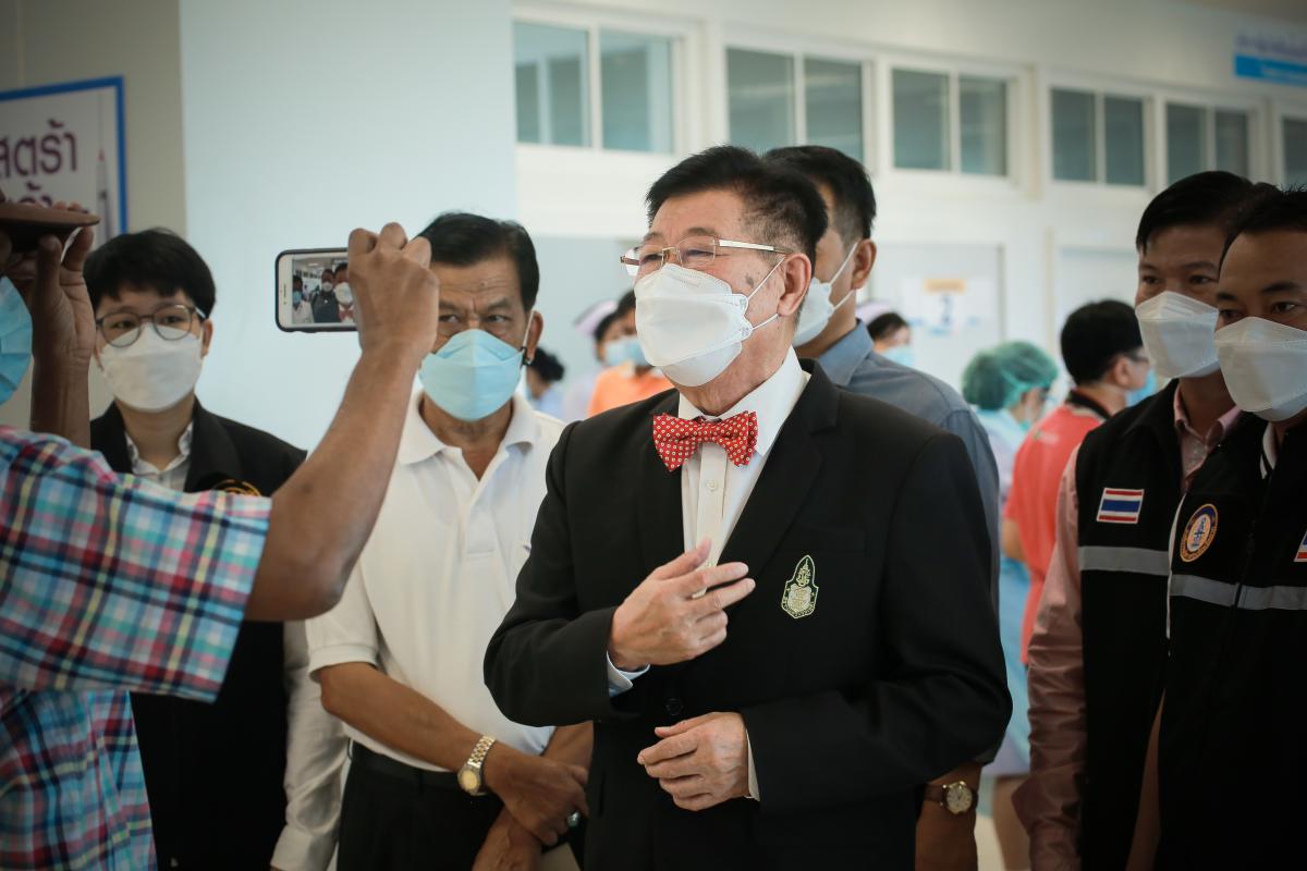 นายก อบจ.ตาก นำวัคซีน Moderna (รอบแรก) ลงพื้นที่ฉีดให้กับประชาชนกลุ่มเปราะบาง ในพื้นที่อำเภอแม่สอด และอำเภอพบพระ จังหวัดตาก