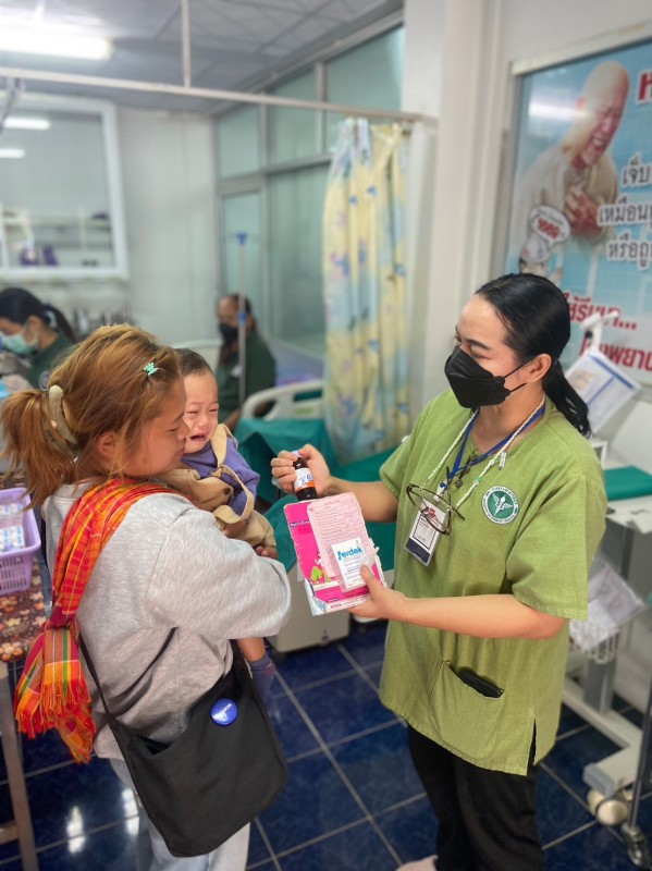 14 ก.พ.2567 รพ.สต.บ้านสันป่าไร่ ให้บริการฉีดวัคซีนเด็กอายุ 2 เดือน ถึง 4 ปี จำนวน 20 ราย พร้อมทั้งตรวจสุขภาพช่องปาก , เคลือบฟลูออไรด์ , เจาะเลือดตรวจ hct , ยืนยันตัวตน(Authen) , จ่ายยา para syr และ ferrous syr