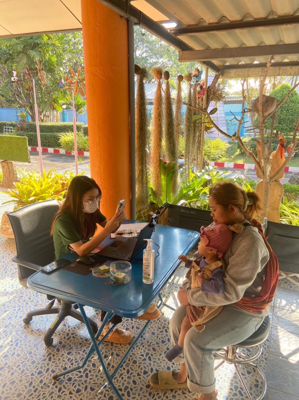 14 ก.พ.2567 รพ.สต.บ้านสันป่าไร่ ให้บริการฉีดวัคซีนเด็กอายุ 2 เดือน ถึง 4 ปี จำนวน 20 ราย พร้อมทั้งตรวจสุขภาพช่องปาก , เคลือบฟลูออไรด์ , เจาะเลือดตรวจ hct , ยืนยันตัวตน(Authen) , จ่ายยา para syr และ ferrous syr