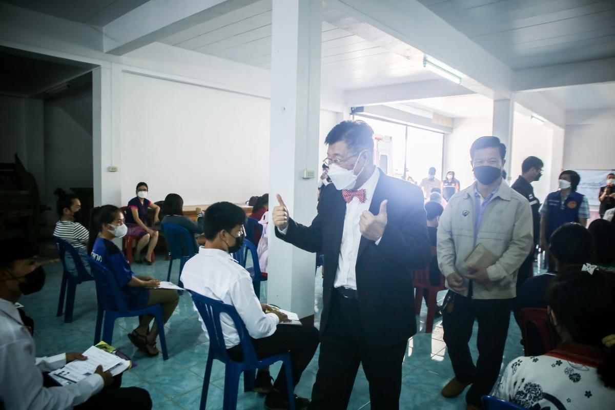 นายก อบจ.ตาก นำวัคซีน Moderna (รอบแรก) ลงพื้นที่ฉีดให้กับประชาชนกลุ่มเปราะบาง ในพื้นที่อำเภอแม่สอด และอำเภอพบพระ จังหวัดตาก