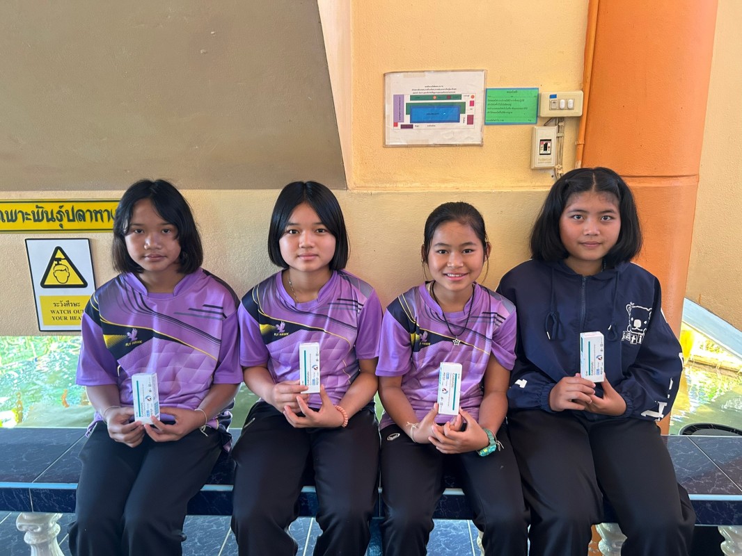 วันที่ 15 - 25 มี.ค.67 รพ.สต.บ้านสันป่าไร่ ทยอยฉีดวัคซีนป้องกันมะเร็งปากมดลูก( HPV ) เข็ม 2 ให้นักเรียนหญิงไทยอายุต่ำกว่า 15 ปี ในเขตรับผิดชอบ 7 โรงเรียน จำนวนรวมทั้งหมด 21 ราย ครบเรียบร้อยแล้ว