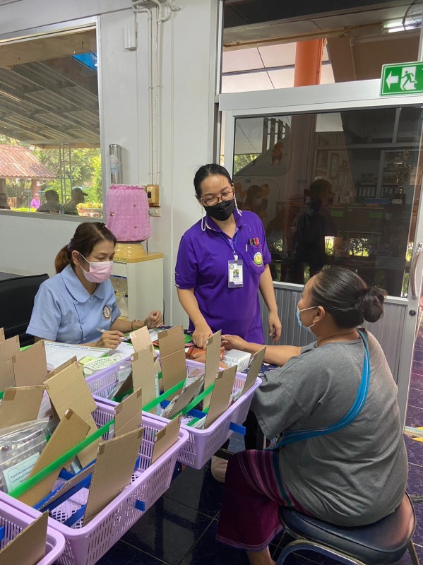 26 มี.ค.67 รพ.สต.บ้านสันป่าไร่ จ่ายยาผู้ป่วยโรคความดันโลหิตสูง กลุ่มที่ 3 จำนวน 47 ราย และมีกิจกรรมแลกเปลี่ยนเรียนรู้ , ตรวจนับจำนวนยา และ ทบทวนความเข้าใจการทานยาก่อนผู้ป่วยกลับบ้าน