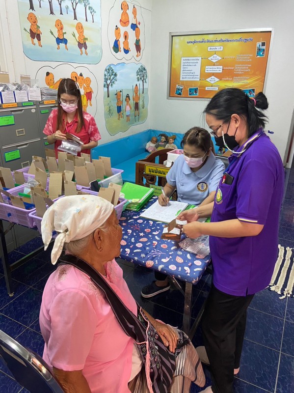 26 มี.ค.67 รพ.สต.บ้านสันป่าไร่ จ่ายยาผู้ป่วยโรคความดันโลหิตสูง กลุ่มที่ 3 จำนวน 47 ราย และมีกิจกรรมแลกเปลี่ยนเรียนรู้ , ตรวจนับจำนวนยา และ ทบทวนความเข้าใจการทานยาก่อนผู้ป่วยกลับบ้าน