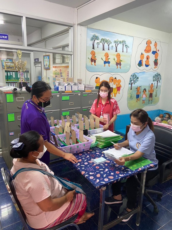 26 มี.ค.67 รพ.สต.บ้านสันป่าไร่ จ่ายยาผู้ป่วยโรคความดันโลหิตสูง กลุ่มที่ 3 จำนวน 47 ราย และมีกิจกรรมแลกเปลี่ยนเรียนรู้ , ตรวจนับจำนวนยา และ ทบทวนความเข้าใจการทานยาก่อนผู้ป่วยกลับบ้าน