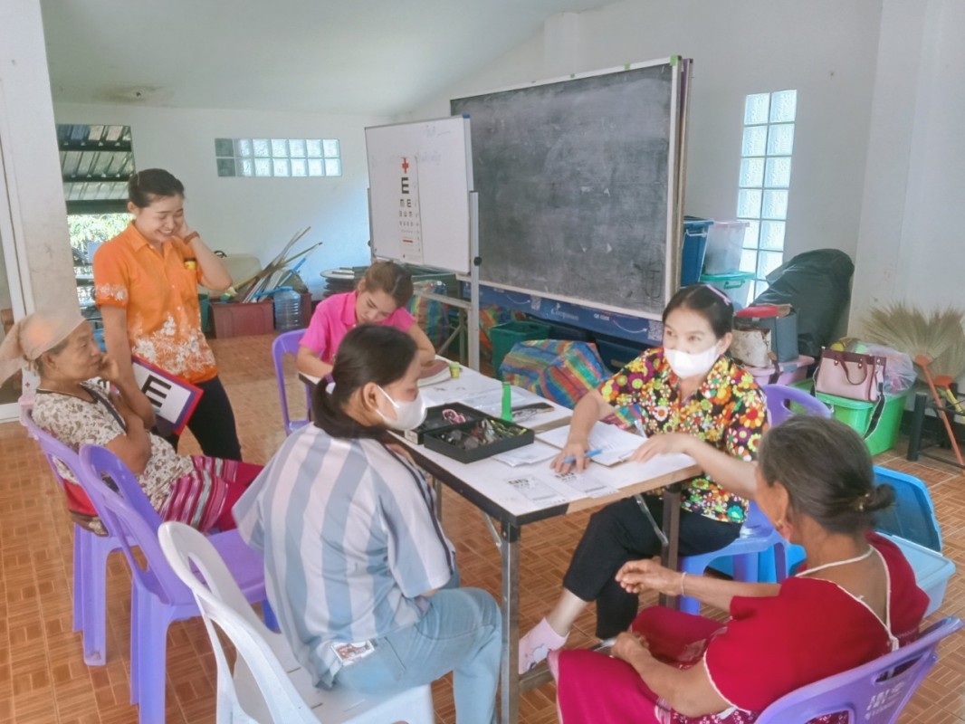 4 เม.ย.67 จนท.รพ.สต.บ้านสันป่าไร่ ร่วมกับ ทีม รพ.แม่ระมาด ออกหน่วยตรวจตาผู้สูงอายุ พื้นที่ หมู่ 6 บ้านห้วยกระทิง ต.พระธาตุ จำนวน 19 ราย