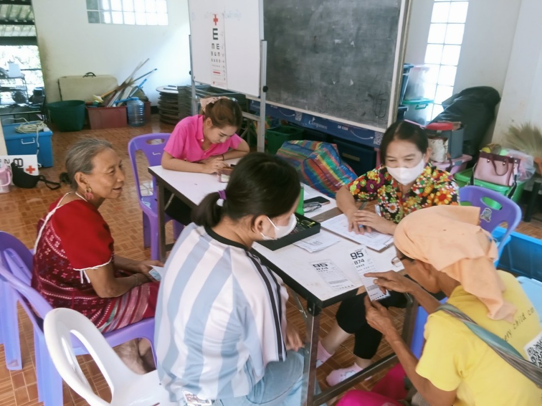 4 เม.ย.67 จนท.รพ.สต.บ้านสันป่าไร่ ร่วมกับ ทีม รพ.แม่ระมาด ออกหน่วยตรวจตาผู้สูงอายุ พื้นที่ หมู่ 6 บ้านห้วยกระทิง ต.พระธาตุ จำนวน 19 ราย