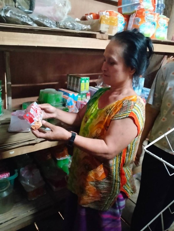 9-11 เมย. 67 จนท.รพ.สต.บ้านสันป่าไร่ร่วมกับเครือข่ายคุ้มครองผู้บริโภคตำบลพระธาตุ ออกตรวจร้านค้าขายของชำพร้อมทั้งให้ความรู้และคำแนะนำแก่เจ้าของร้านค้า