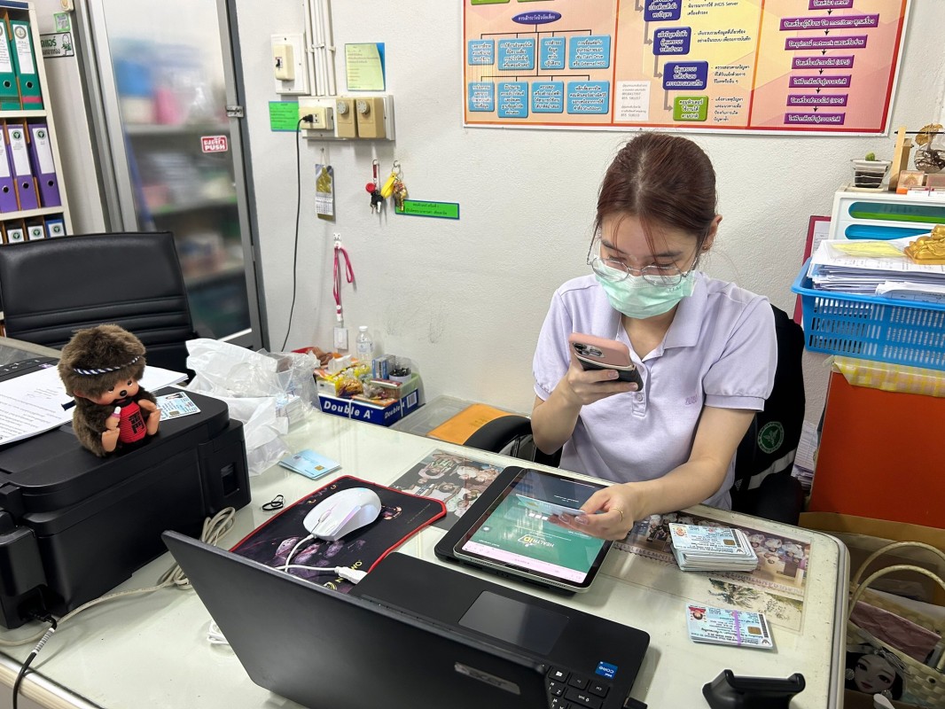 26 เม.ย.67 รพ.สต.บ้านสันป่าไร่ ดำเนินการยืนยันตัวตน ประชาชน หมู่ 7 ต.พระธาตุ จำนวน 325 คน