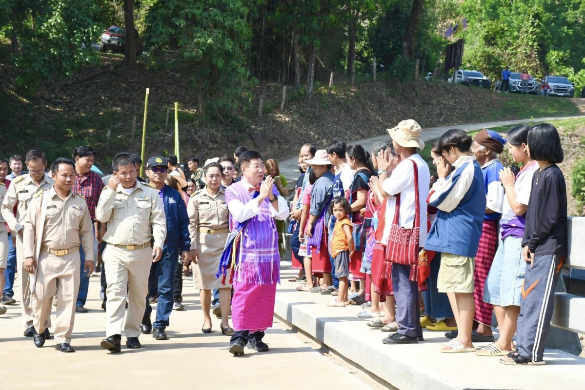 นายกองค์การบริหารส่วนจังหวัดตาก เป็นประธานในพิธีส่งมอบโครงการก่อสร้างสะพานคอนกรีตเสริมเหล็ก ข้ามลำห้วยอุ้มผางหมู่ที่ 2 บ้านแปโดทะ ตำบลอุ้มผาง เชื่อม เทศบาลตำบลอุ้มผาง อำเภออุ้มผาง จังหวัดตาก จำนวน 2 แห่ง