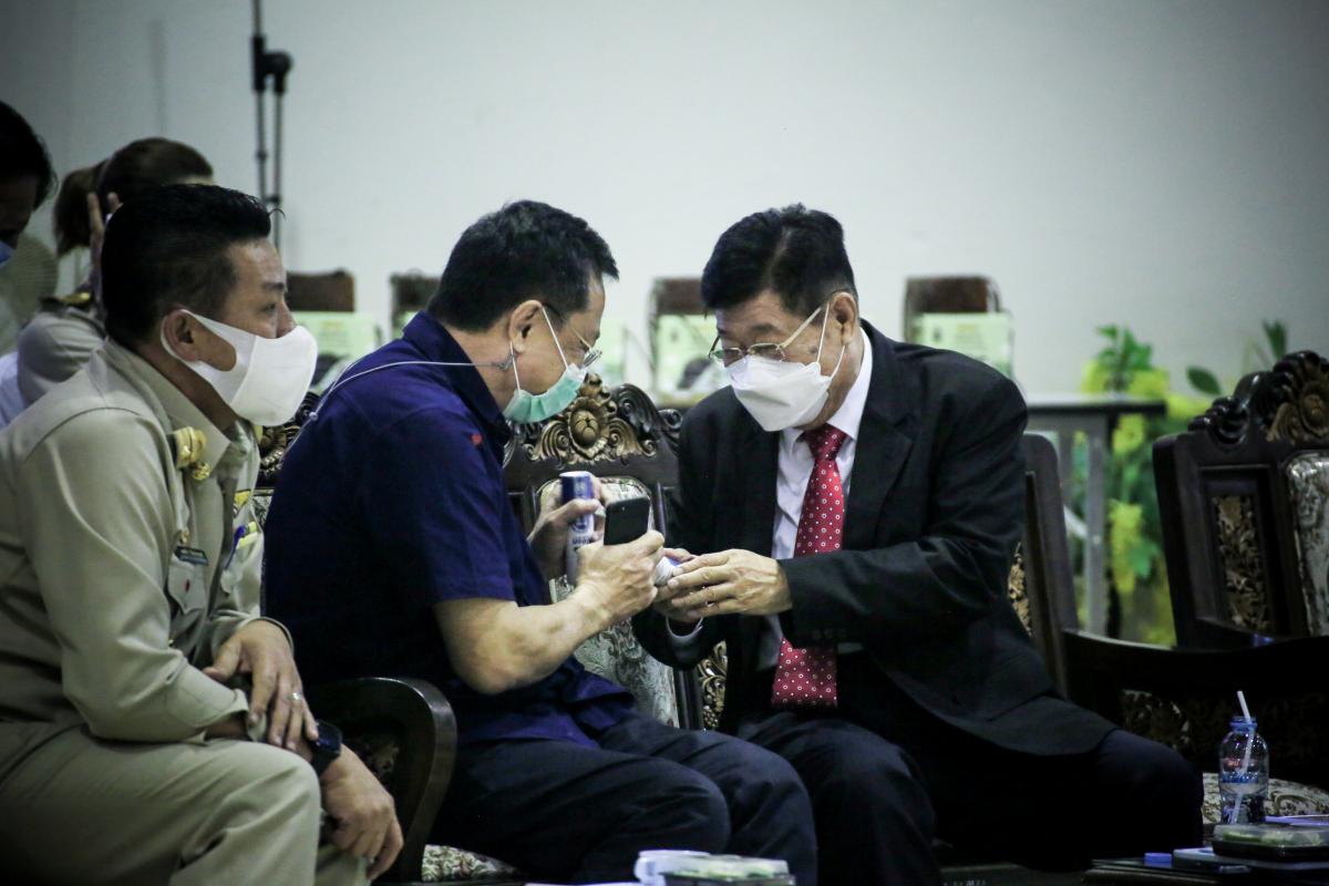 นายก อบจ.ตาก นำทีมเข้ารับการตรวจประเมินความพร้อม เพื่อรับถ่ายโอน รพ.สต. คว้า 100 คะแนนเต็ม