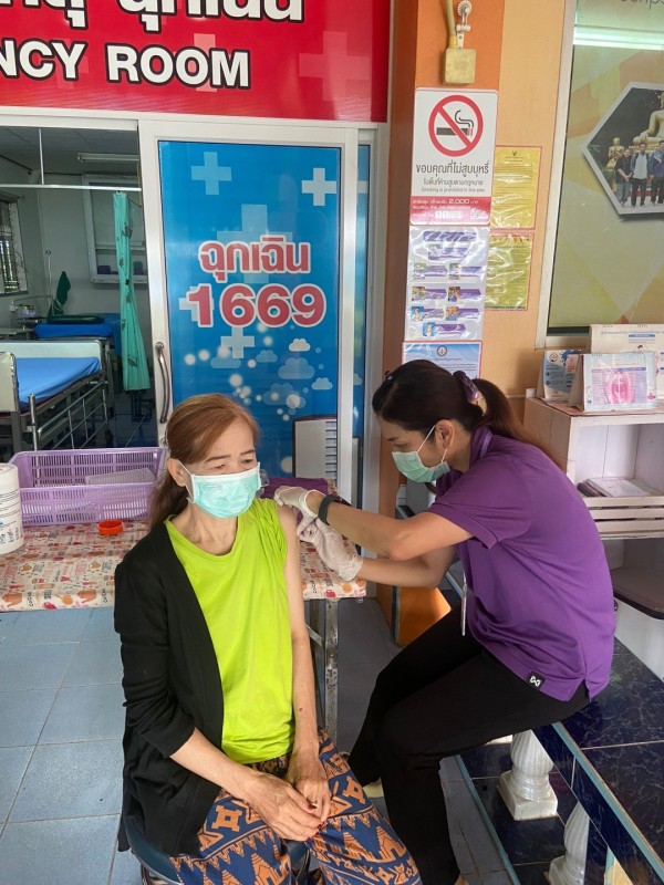 5 มิ.ย.67 รพ.สต.บ้านสันป่าไร่ ฉีดวัคซีนป้องกันไข้หวัดใหญ่ ประชาชนกลุ่มเสี่ยง จำนวน 57 ราย