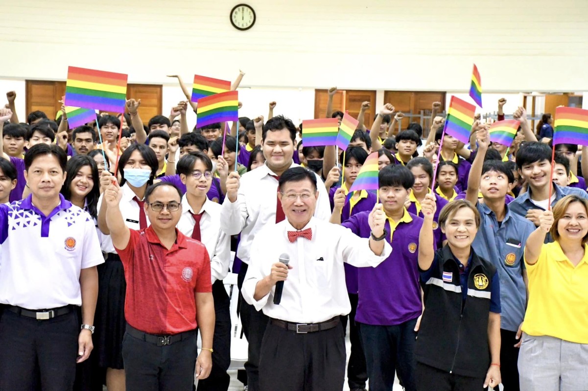 นายกองค์การบริหารส่วนจังหวัดตาก เป็นประธานเปิดโครงการฝึกอบรม วัยใส รักปลอดภัย ห่างไกลโรคติดต่อทางเพศสัมพันธ์และโรคเอดส์ 