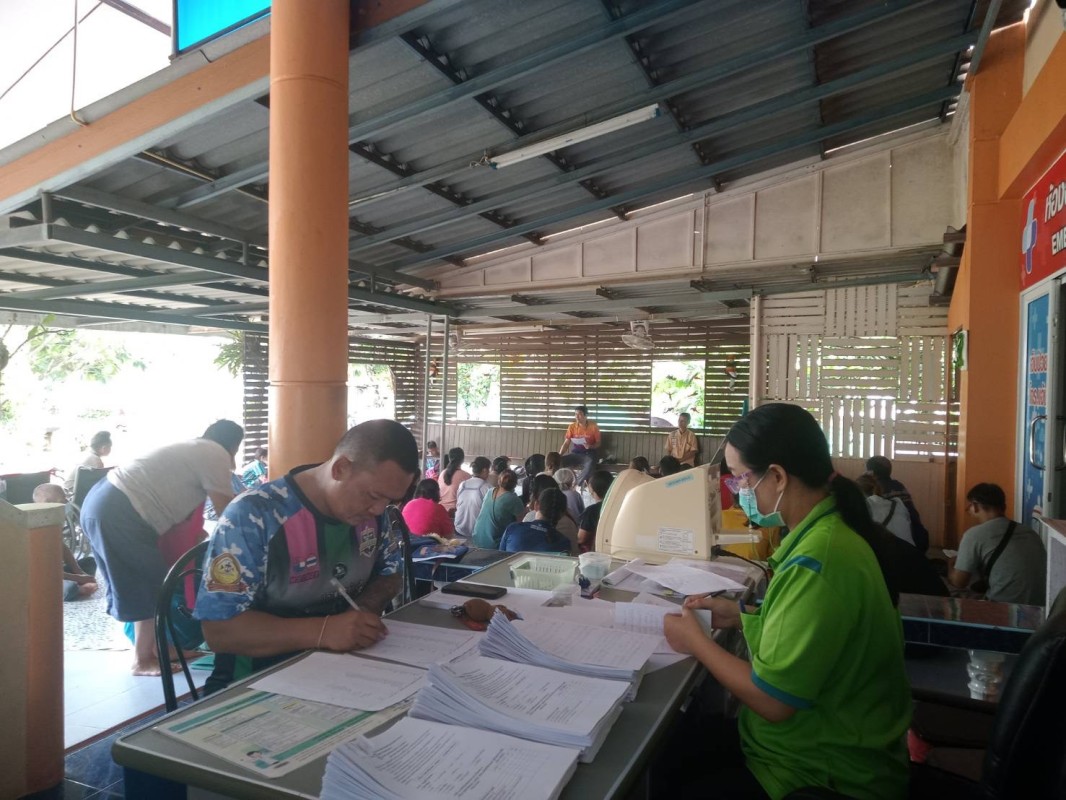 9 มิ.ย. 67 จนท.รพ.สต.บ้านสันป่าไร่ ประชุมอสม.ประจำเดือน มิ.ย.67 เพื่อแจ้งสถานการณ์ด้านสาธารณสุข ข้อมูลข่าวสารต่างๆและให้ความรู้แก่อสม.ในเรื่องสารไซบูทรามีน สารอันตรายที่พบในยาลดความอ้วนพร้อมทั้งพูดคุยแลกเปลี่ยนเรียนรู้เกี่ยวกับงานคุ้มครองผู้บริโภคกับอสม.น