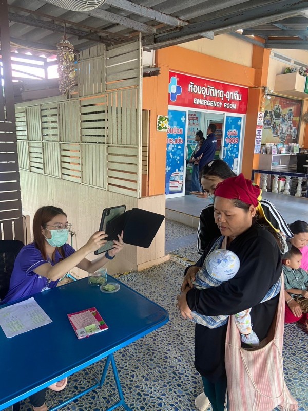 12 มิ.ย.67 รพ.สต.บ้านสันป่าไร่ ฉีดวัคซีนเด็ก อายุ 2 เดือน ถึง 4 ปี จำนวน 36 ราย และตรวจสุขภาพช่องปาก,เคลือบฟลูออไรด์,เจาะเลือดตรวจความเข้มข้นของเลือด(hct),จ่ายยา para syr , ferrous syr และยืนยันตัวตน(Authen)