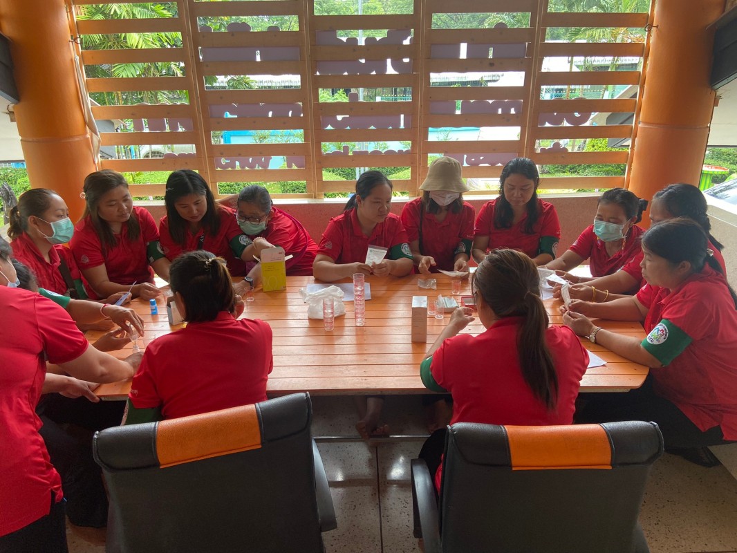 15 มิ.ย.67 จนท.รพ.สต.บ้านสันป่าไร่ร่วมกับอสม.วิทยาศาสตร์การแพทย์ชุมชน ตรวจสารปนเปื้อนในอาหาร ได้แก่สารบอแร็กซ์ สารกันรา สารฟอกสาร และฟอร์มาลิน จำนวน 14 ตัวอย่าง ผลการตรวจไม่พบสารปนเปื้อนในอาหาร