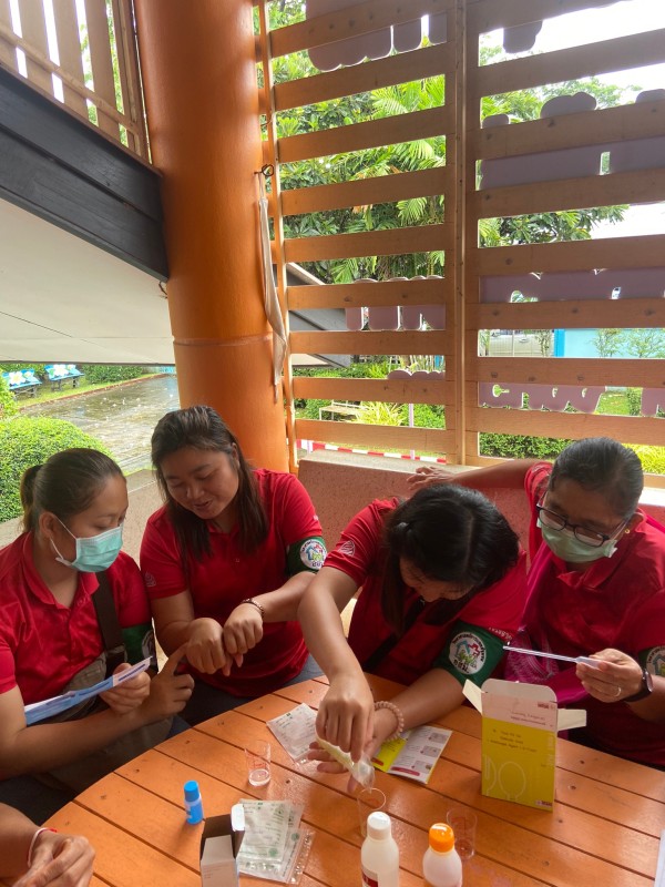 15 มิ.ย.67 จนท.รพ.สต.บ้านสันป่าไร่ร่วมกับอสม.วิทยาศาสตร์การแพทย์ชุมชน ตรวจสารปนเปื้อนในอาหาร ได้แก่สารบอแร็กซ์ สารกันรา สารฟอกสาร และฟอร์มาลิน จำนวน 14 ตัวอย่าง ผลการตรวจไม่พบสารปนเปื้อนในอาหาร