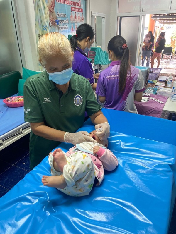 10 ก.ค.67 รพ.สต.บ้านสันป่าไร่ ให้บริการฉีดวัคซีนเด็กอายุ 2 เดือน ถึง 4 ปี , ตรวจสุขภาพช่องปาก , เคลือบฟลูออไรด์ , ให้ทันตสุขศึกษา , เจาะเลือดตรวจความเข้มข้นของเลือด(hct), จ่ายยา para syr + ferrous syr , ยืนยันตัวตน(Authen) จำนวน 25 ราย