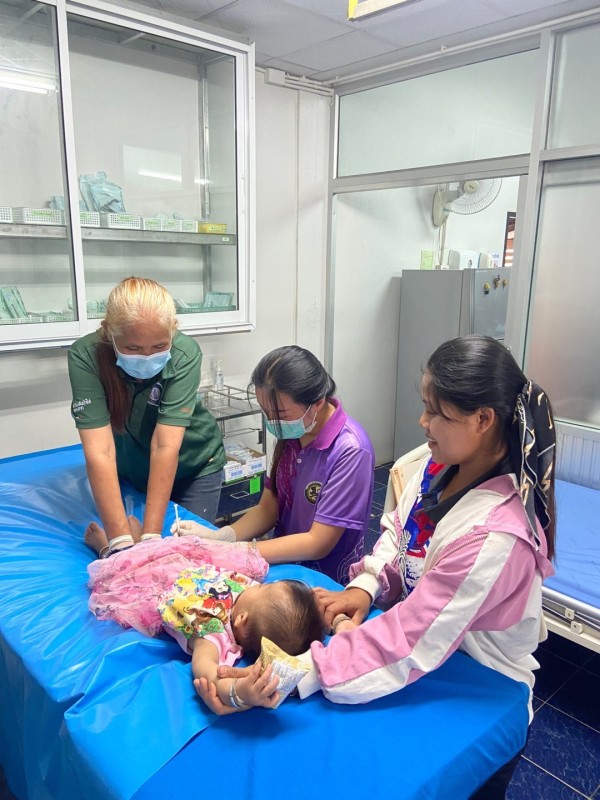 10 ก.ค.67 รพ.สต.บ้านสันป่าไร่ ให้บริการฉีดวัคซีนเด็กอายุ 2 เดือน ถึง 4 ปี , ตรวจสุขภาพช่องปาก , เคลือบฟลูออไรด์ , ให้ทันตสุขศึกษา , เจาะเลือดตรวจความเข้มข้นของเลือด(hct), จ่ายยา para syr + ferrous syr , ยืนยันตัวตน(Authen) จำนวน 25 ราย