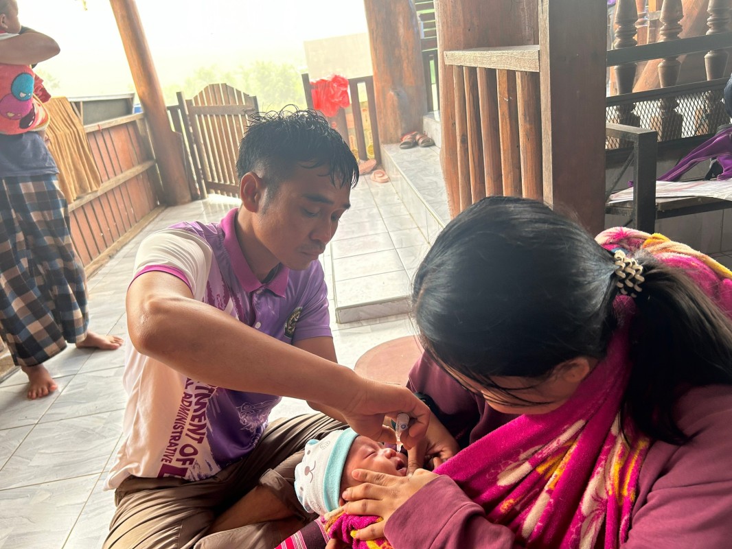 12 ก.ค.67 รพ.สต.บ้านสันป่าไร่ ออกหน่วยฉีดวัคซีนเด็กอายุ 2 เดือน ถึง 4 ปี หมู่ 6 บ้านห้วยกระทิง จำนวน 18 ราย