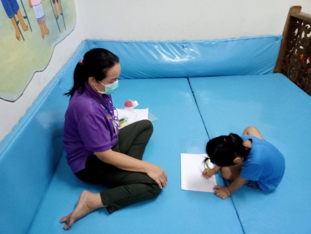 8 - 12 ก.ค. 67 สัปดาห์รณรงค์คัดกรองพัฒนาการเด็ก ประจำปี 2567 รพ.สต.บ้านสันป่าไร่ ตรวจพัฒนาการเด็กตามกลุ่มวัยจำนวน 9 ราย  ตรวจพบพัฒนาการสงสัยล่าช้าจำนวน 1 ราย  สสช.ห้วยกระทิง  ตรวจพัฒนาการเด็กตามกลุ่มวัยจำนวน 7 ราย  ตรวจพบพัฒนาการสงสัยล่าช้าจำนวน 2 ราย  สถ