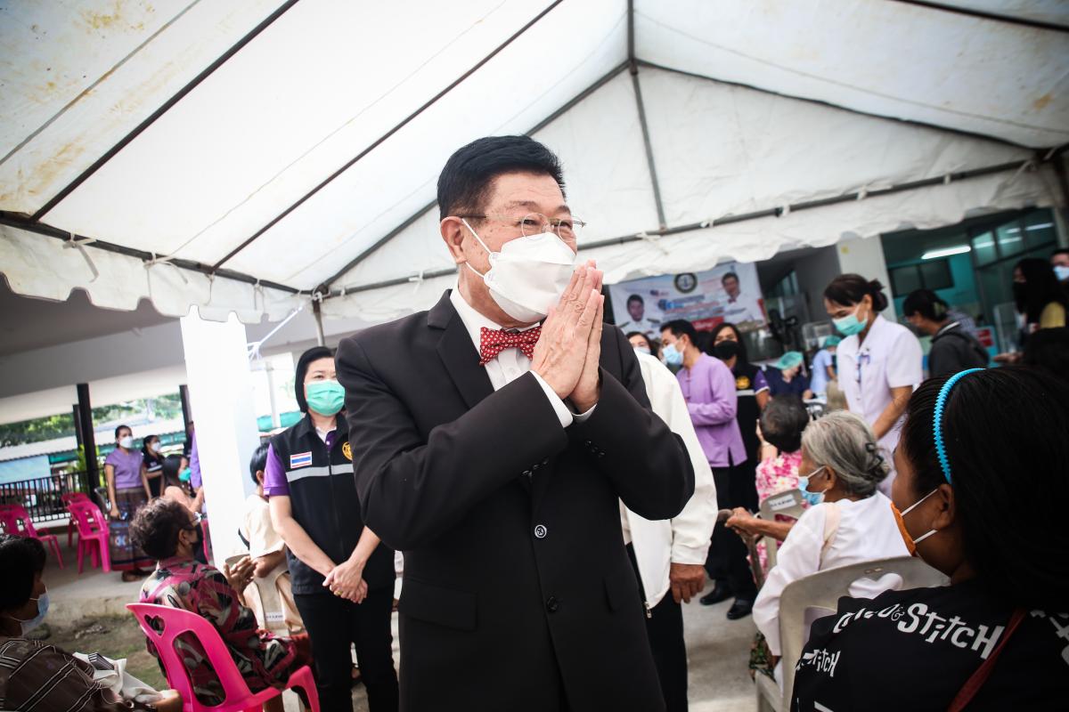 นายก อบจ.ตาก นำวัคซีน Moderna (รอบแรก) ลงพื้นที่ฉีดให้กับประชาชนกลุ่มเปราะบาง ในพื้นที่อำเภอสามเงา จังหวัดตาก