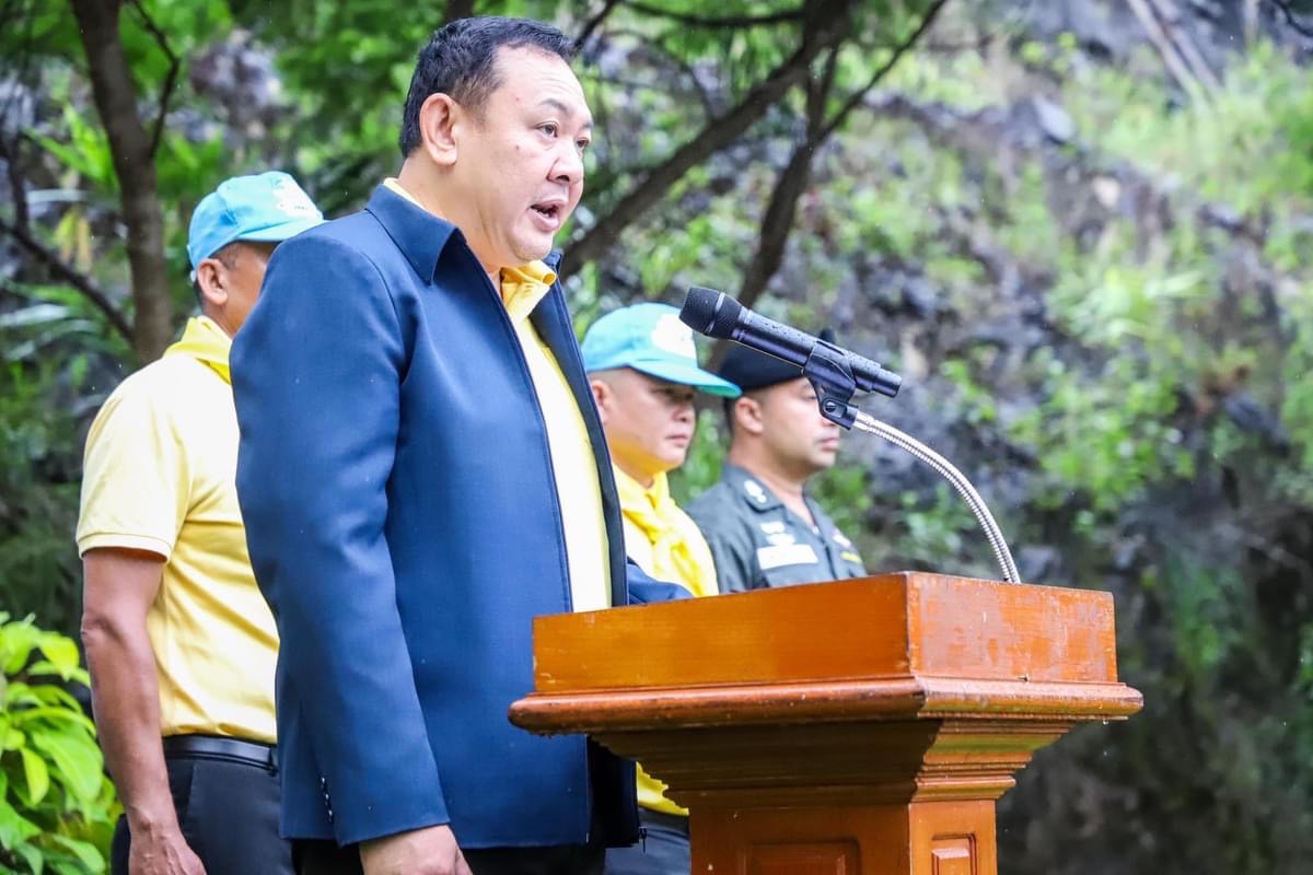 ปลัดองค์การบริหารส่วนจังหวัดตาก เข้าร่วมโครงการปลูกฟื้นฟูระบบนิเวศป่าไม้ (แบบมิยาวากิ) และการสร้างฝ่ายชะลอน้ำเฉลิมพระเกียรติพระบาทสมเด็จพระเจ้าอยู่หัว เนื่องในโอกาสพระราชพิธีมหามงคลเฉลิมพระชนมพรรษา 6 รอบ 28 กรกฎาคม 2567