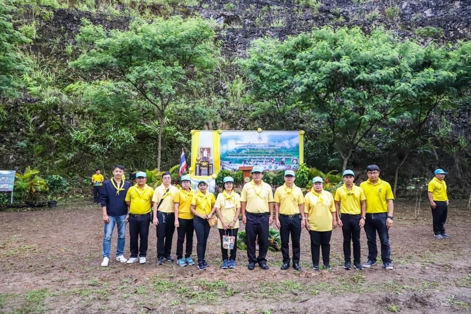 ปลัดองค์การบริหารส่วนจังหวัดตาก เข้าร่วมโครงการปลูกฟื้นฟูระบบนิเวศป่าไม้ (แบบมิยาวากิ) และการสร้างฝ่ายชะลอน้ำเฉลิมพระเกียรติพระบาทสมเด็จพระเจ้าอยู่หัว เนื่องในโอกาสพระราชพิธีมหามงคลเฉลิมพระชนมพรรษา 6 รอบ 28 กรกฎาคม 2567