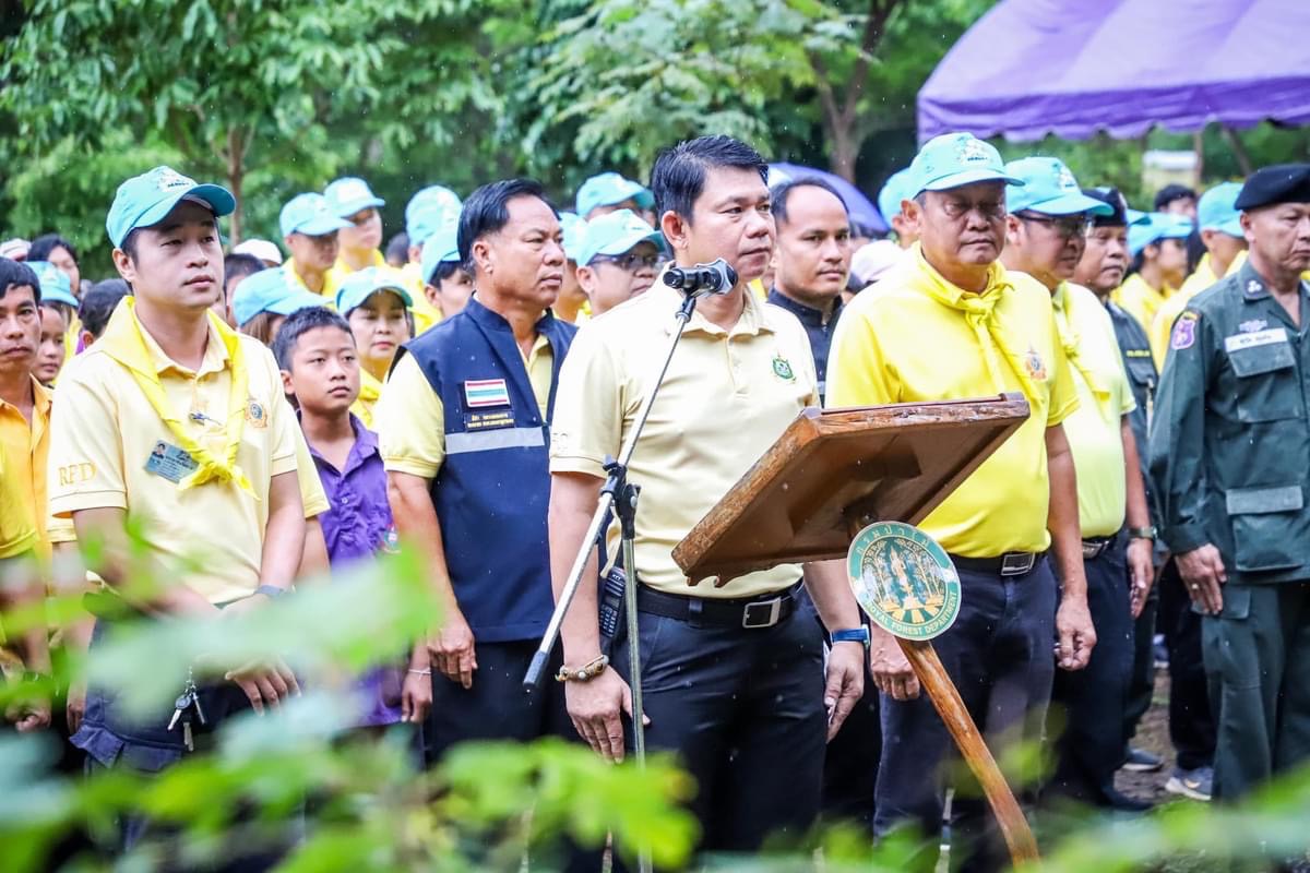 ปลัดองค์การบริหารส่วนจังหวัดตาก เข้าร่วมโครงการปลูกฟื้นฟูระบบนิเวศป่าไม้ (แบบมิยาวากิ) และการสร้างฝ่ายชะลอน้ำเฉลิมพระเกียรติพระบาทสมเด็จพระเจ้าอยู่หัว เนื่องในโอกาสพระราชพิธีมหามงคลเฉลิมพระชนมพรรษา 6 รอบ 28 กรกฎาคม 2567