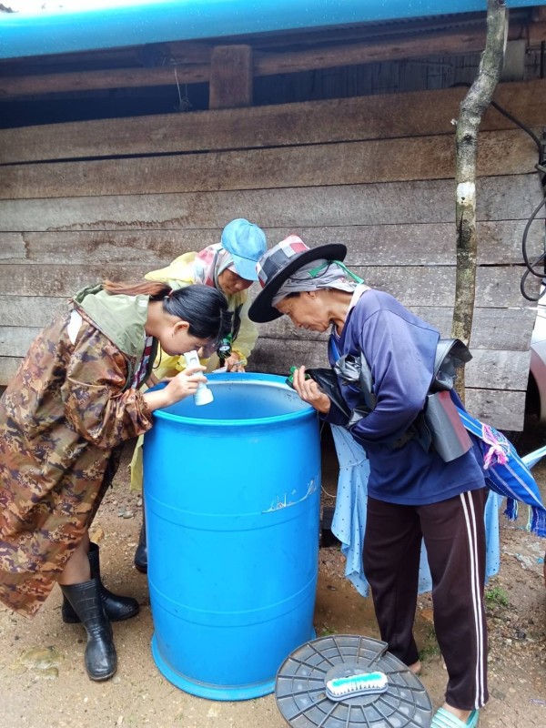 28 ก.ค.67 อาสาสมัครสาธารณสุขหมู่ที่2,3และ5 ร่วมกับผู้นำชุมชนและประชาชน รณรงค์สำรวจและทำลายแหล่งเพาะพันธ์ลูกน้ำยุงลายและปรับปรุงสภาพสิ่งแวดล้อมภายในหมู่บ้านเนื่องในวันเฉลิมพระชนมพรรษาพระบาทสมเด็จพระเจ้าอยู่หัว รัชกาลที่ 10