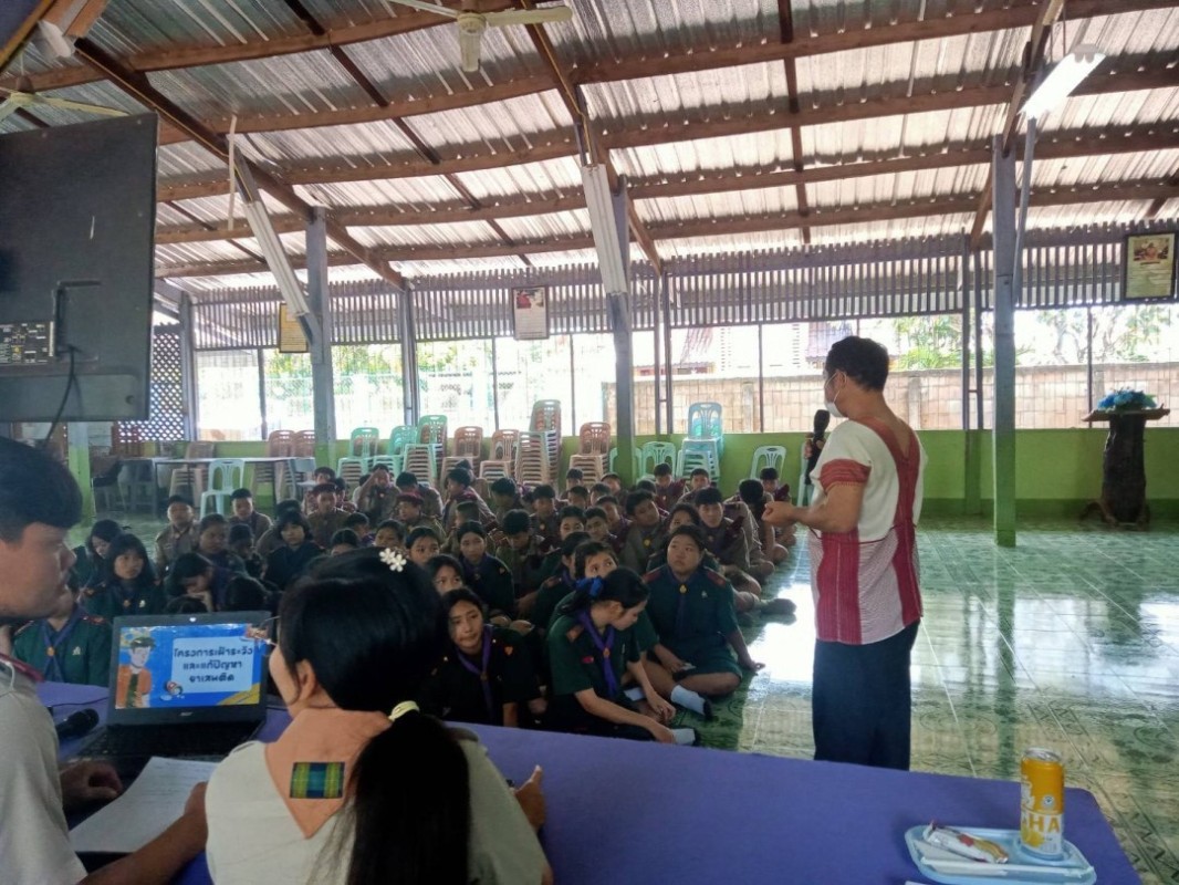 7 ส.ค. 67 นางเสาร์แก้ว อ่วมพิทยา เจ้าพนักสาธารณสุข รพ.สต.บ้านสันป่าไร่ร่วมกับนายวิทวัส ตาคำ ประธานเครือข่ายคนต่อชีวิต ได้เป็นวิทยากรให้ความรู้เรื่องยาเสพติด แก่นักเรียนโรงเรียนบ้านสันป่าไร่