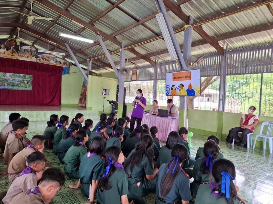 7 ส.ค. 67 นางเสาร์แก้ว อ่วมพิทยา เจ้าพนักสาธารณสุข รพ.สต.บ้านสันป่าไร่ร่วมกับนายวิทวัส ตาคำ ประธานเครือข่ายคนต่อชีวิต ได้เป็นวิทยากรให้ความรู้เรื่องยาเสพติด แก่นักเรียนโรงเรียนบ้านสันป่าไร่