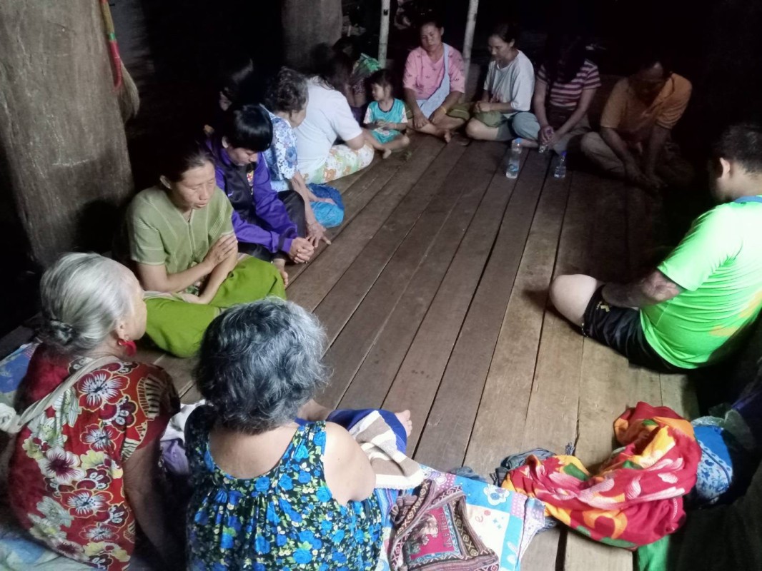 10 ส.ค. 67 จนท.รพ.สต.บ้านสันป่าไร่ร่วมกับทีมคืนสุข ผู้นำชุมชน ผู้นำศาสนาและทีมผู้สูงอายุลุยไม่รู้โรย เยี่ยมบ้านเพื่อเสริมพลัง ให้กำลังใจ ให้คำปรึกษา ให้ความช่วยเหลือเบื้องต้นและแนะนำการส่งตัวรักษาต่อแก่ผู้สูงอายุที่ทำร้ายตนเองแต่ไม่สำเร็จ ที่ม.3บ้านป่าไร่