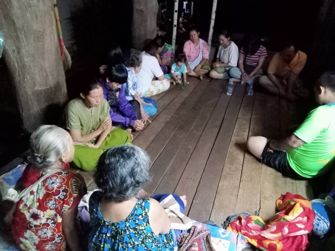 10 ส.ค. 67 จนท.รพ.สต.บ้านสันป่าไร่ร่วมกับทีมคืนสุข ผู้นำชุมชน ผู้นำศาสนาและทีมผู้สูงอายุลุยไม่รู้โรย เยี่ยมบ้านเพื่อเสริมพลัง ให้กำลังใจ ให้คำปรึกษา ให้ความช่วยเหลือเบื้องต้นและแนะนำการส่งตัวรักษาต่อแก่ผู้สูงอายุที่ทำร้ายตนเองแต่ไม่สำเร็จ ที่ม.3บ้านป่าไร่