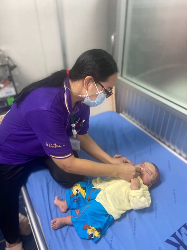 14 ส.ค.67 รพ.สต.บ้านสันป่าไร่ ให้บริการฉีดวัคซีนเด็ก อายุ 2 เดือน ถึง 4 ปี จำนวน 24 ราย พร้อมตรวจสุขภาพช่องปาก,เคลือบฟลูออไรด์,ให้ทันตสุขศึกษาแก่ผู้ปกครองเด็ก,เจาะเลือดตรวจ HCT , ยืนยันตัวตน(Authen) ,จ่ายยา para syr และ ferrous syr