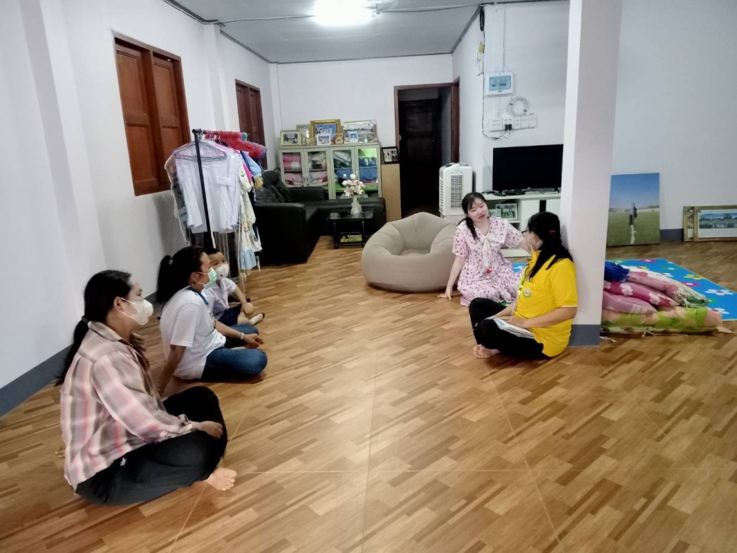 15 ส.ค.67 นางเสาร์แก้ว อ่วมพิทยา เจ้าพนักงานสาธารณสุข รพ.สต.บ้านสันป่าไร่ ร่วมกับเครือข่ายแม่ยุคใหม่ใส่ใจสุขภาพ เยี่ยมหญิงหลังคลอดและหญิงตั้งครรภ์ ม.5 บ้านสันป่าไร่ จำนวน 2 คนและมอบนมจืดแก่เด็กอายุ 0-6 ปี ที่มีน้ำหนักตกเกณฑ์ ม.2 บ้านตีนธาตุ ม.3 บ้านป่าไร่