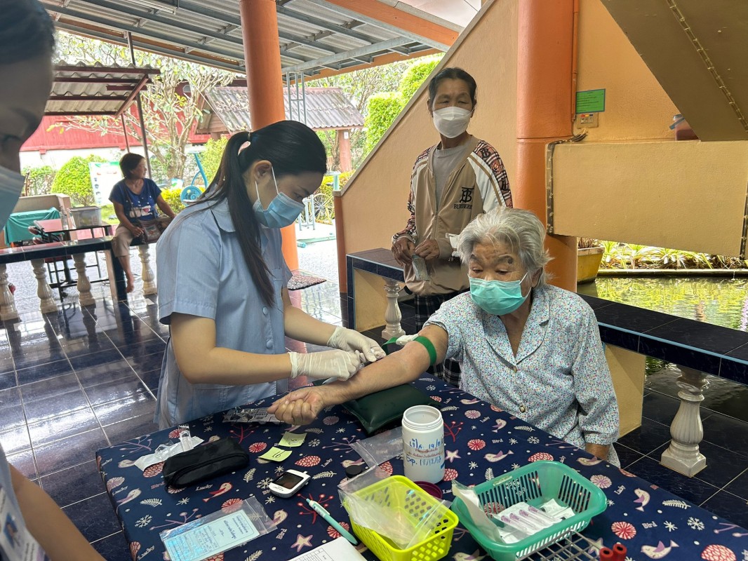 20 ส.ค.67 รพ.สต.บ้านสันป่าไร่ ให้บริการเจาะเลือด,วัดความดันโลหิต ผู้ป่วยโรคความดันโลหิตสูง (กลุ่ม 3) จำนวน 52 ราย