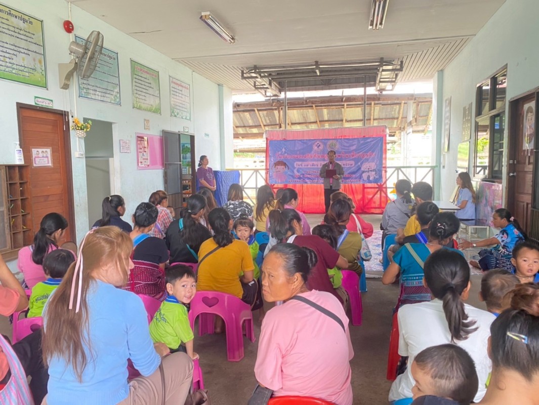 17 ส.ค. 67 นส.พนิดา ตลับทอง จพ.ทันตาภิบาลปฏิบัติการพร้อมด้วยนส.โสภา วรนารถวิชัย ผู้ช่วยทันตกรรม รพ.สต.บ้านสันป่าไร่ เป็นวิทยากรให้ความรู้กิจกรรมทันตสุขภาพที่ศพด.บ้านห้วยสลุงและตรวจสุขภาพช่องปากพร้อมทั้งเคลือบฟลูออไรด์จำนวน 28 ราย