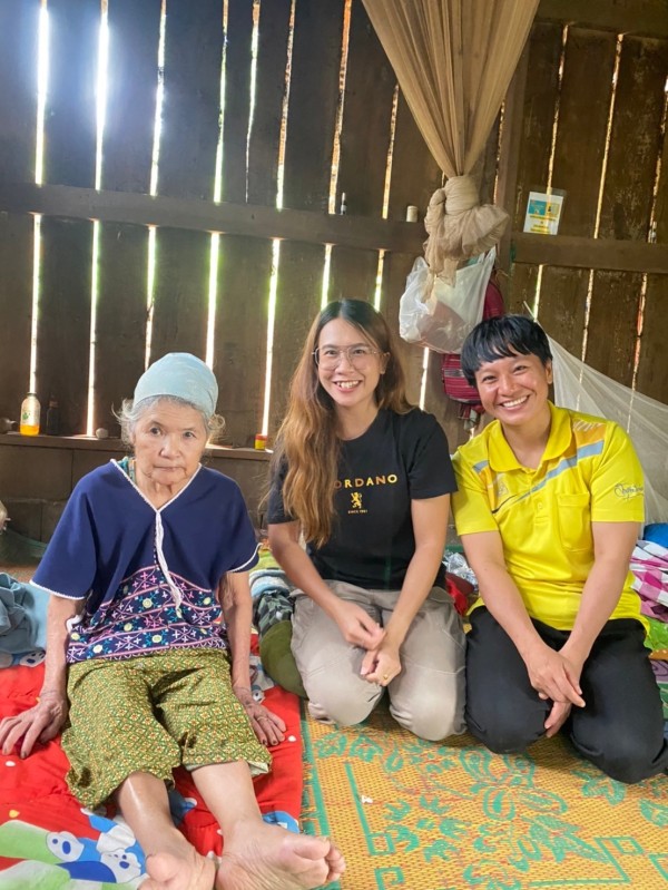 19 ส.ค. 67 นส.พนิดา ตลับทอง จพ.ทันตาภิบาลปฏิบัติการพร้อมด้วยนส.โสภา วรนารถวิชัย ผู้ช่วยทันตกรรม รพ.สต.บ้านสันป่าไร่ ตรวจสุขภาพช่องปากพร้อมทั้งเคลือบฟลูออไรด์ เด็กนักเรียนศศช.บ้านบือละพอและศศช.บ้านพะนิกรี จำนวน 84 รายและเยี่ยมบ้านติดตามดูแลผู้ป่วยติดบ้านที