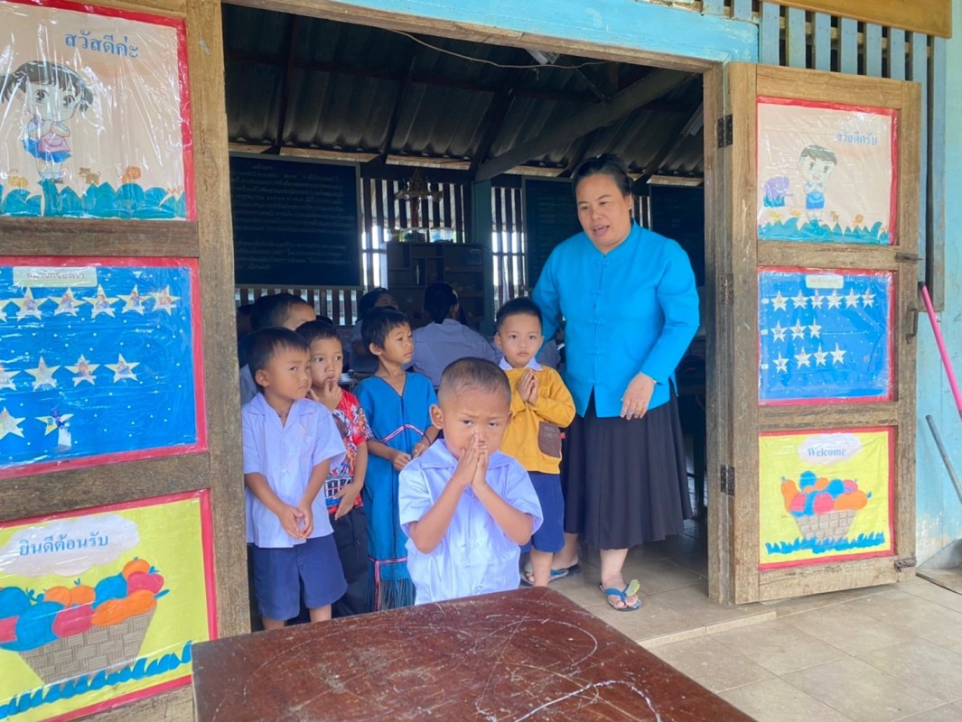 19 ส.ค. 67 นส.พนิดา ตลับทอง จพ.ทันตาภิบาลปฏิบัติการพร้อมด้วยนส.โสภา วรนารถวิชัย ผู้ช่วยทันตกรรม รพ.สต.บ้านสันป่าไร่ ตรวจสุขภาพช่องปากพร้อมทั้งเคลือบฟลูออไรด์ เด็กนักเรียนศศช.บ้านบือละพอและศศช.บ้านพะนิกรี จำนวน 84 รายและเยี่ยมบ้านติดตามดูแลผู้ป่วยติดบ้านที