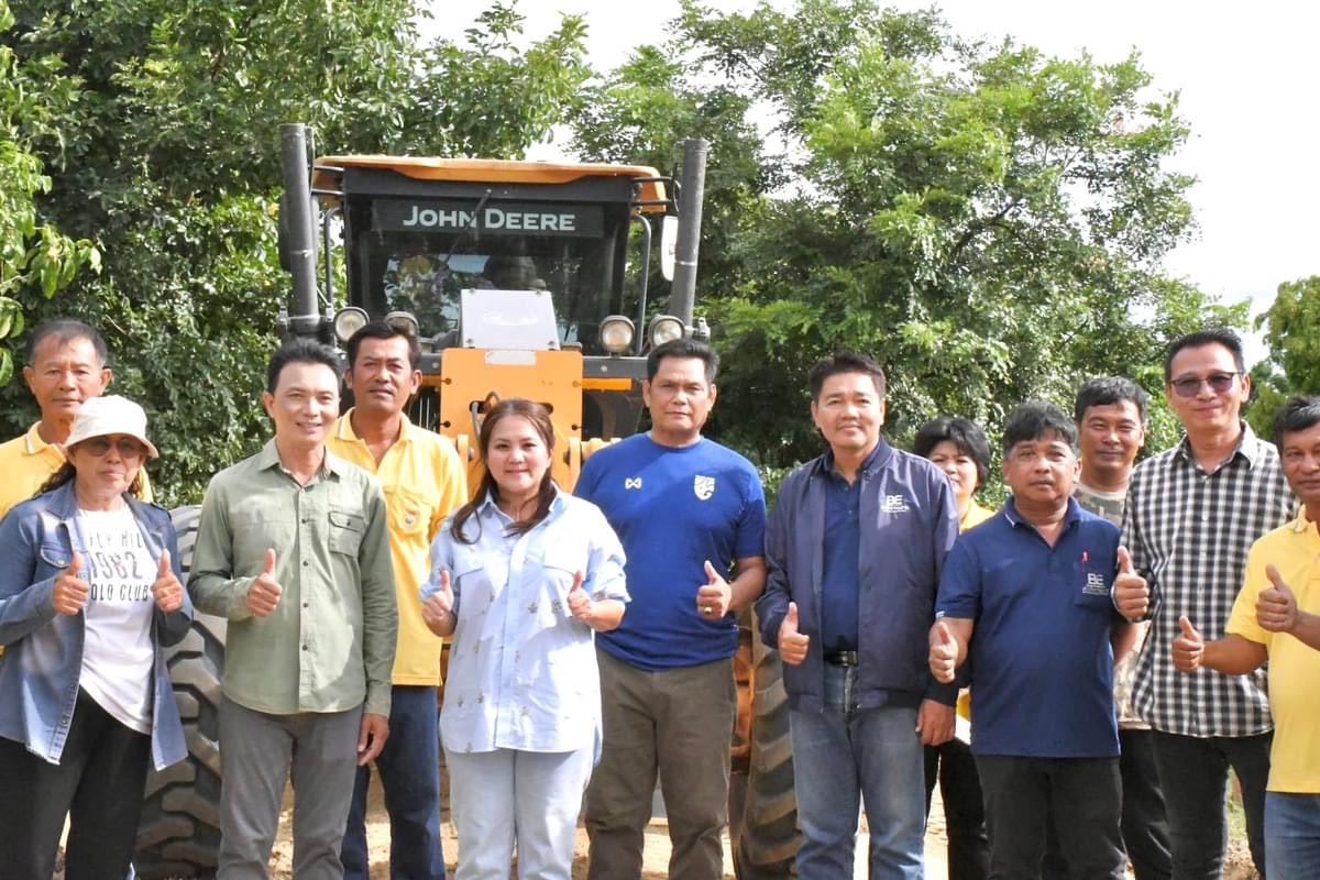 รองนายกองค์การบริหารส่วนจังหวัดตาก นำเครื่องจักรกลพร้อมน้ำมันเชื้อเพลิง ลงพื้นที่เพื่อปฏิบัติงานในพื้นที่หมู่ที่ 6 ตำบลหนองบัวใต้ อำเภอเมืองตาก จังหวัดตาก