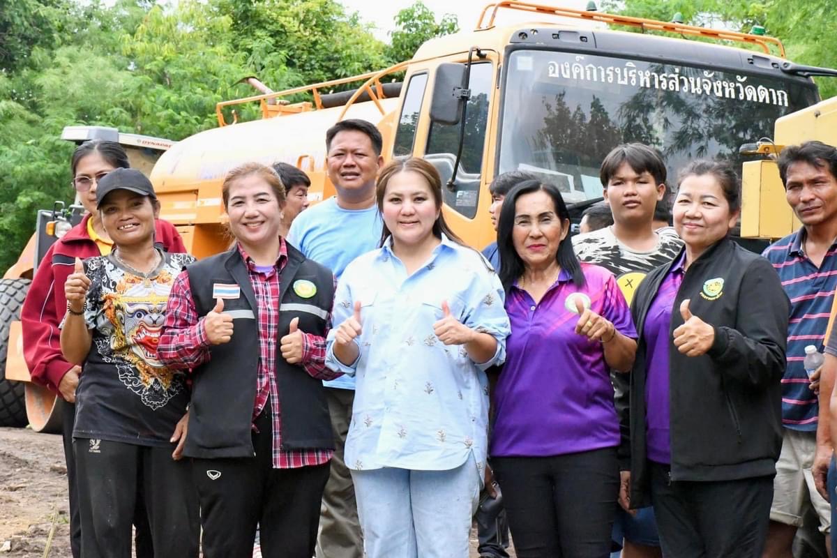 รองนายกองค์การบริหารส่วนจังหวัดตาก นำเครื่องจักรกลพร้อมน้ำมันเชื้อเพลิง ลงพื้นที่เพื่อปฏิบัติงานในพื้นที่หมู่ที่ 1-9 ตำบลนาโบสถ์ อำเภอวังเจ้า จังหวัดตาก