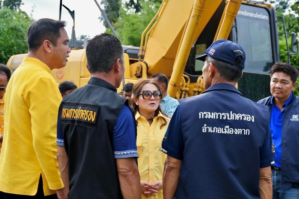 รองนายกองค์การบริหารส่วนจังหวัดตาก ลงพื้นที่ติดตามการทำงานของเครื่องจักรกลในพื้นที่ หมู่ที่ 4,5,6,7 ตำบลป่ามะม่วง อำเภอเมืองตาก จังหวัดตาก