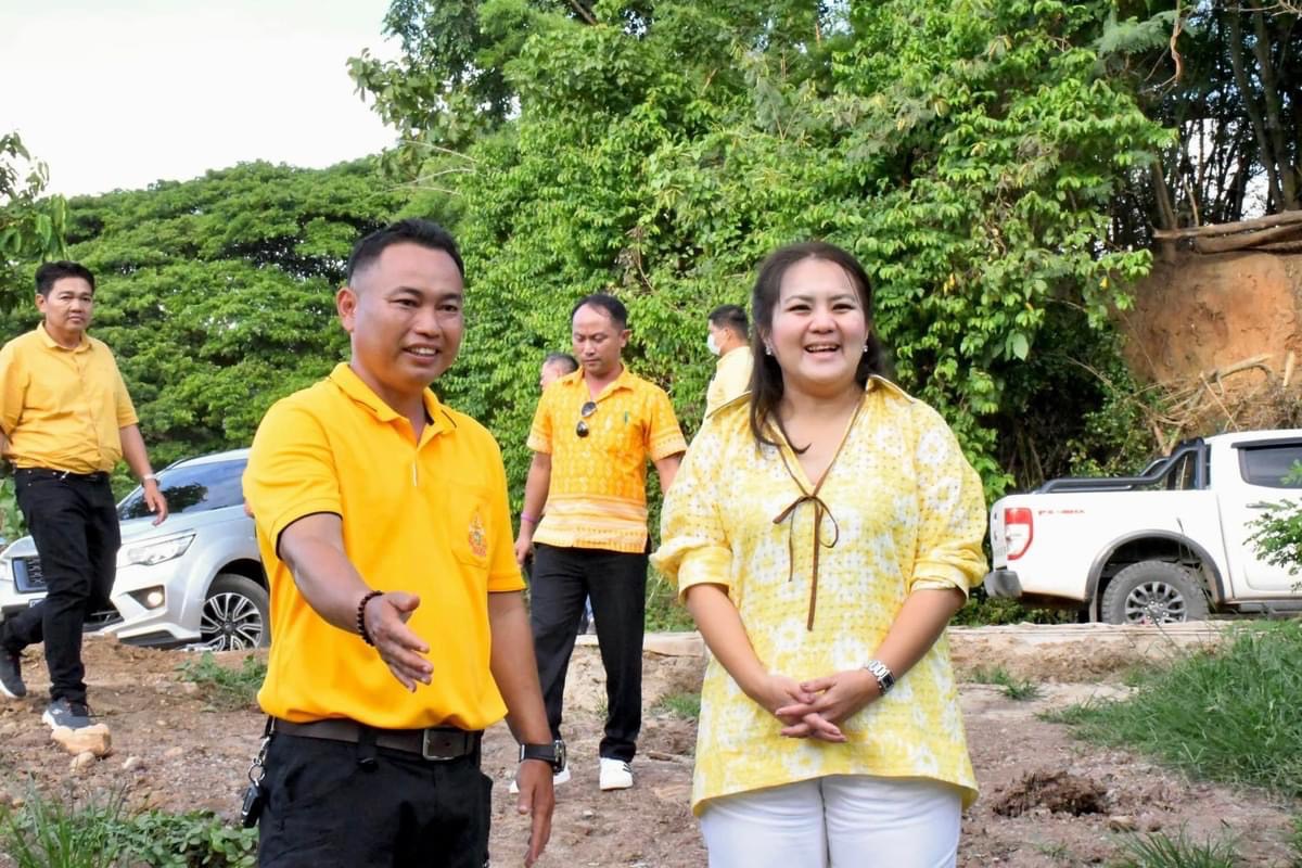 รองนายกองค์การบริหารส่วนจังหวัดตาก ลงพื้นที่ตรวจการปฏิบัติงานของเครื่องจักรกลในพื้นที่ตำบลพะวอ อำเภอแม่สอด จังหวัดตาก