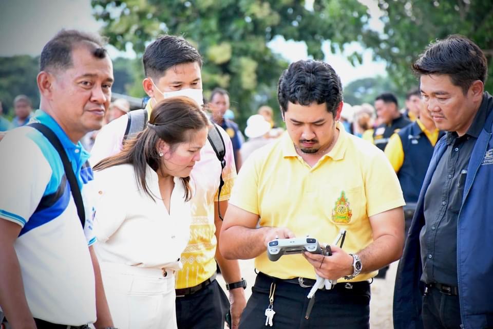 รองนายกองค์การบริหารส่วนจังหวัดตาก ลงพื้นที่ตรวจสอบบริเวณตลิ่งริมแม่น้ำวัง หมู่ที่ 1 บ้านวังโพ ตำบลวังจันทร์ อำเภอสามเงา จังหวัดตาก