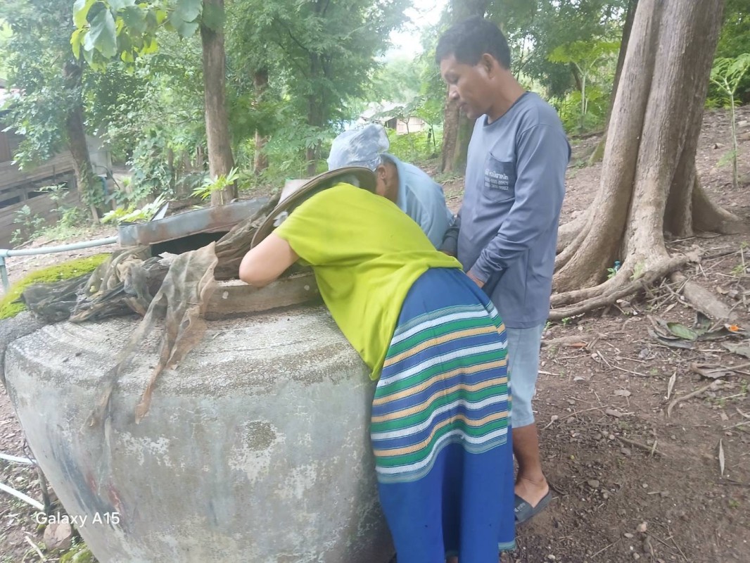 6 ก.ย. 67 เวลา 17.00 น. นางเสาร์แก้ว อ่วมพิทยา เจ้าพนักงานสาธารณสุข รพ.สต.บ้านสันป่าไร่ ร่วมกับอสม.ม.3 บ้านจบปิ และอบต.พระธาตุ ควบคุมโรคไข้เลือดออก รอบที่ 1 เคส R/O DF ดญ.วิพาวี ติ๊บตา