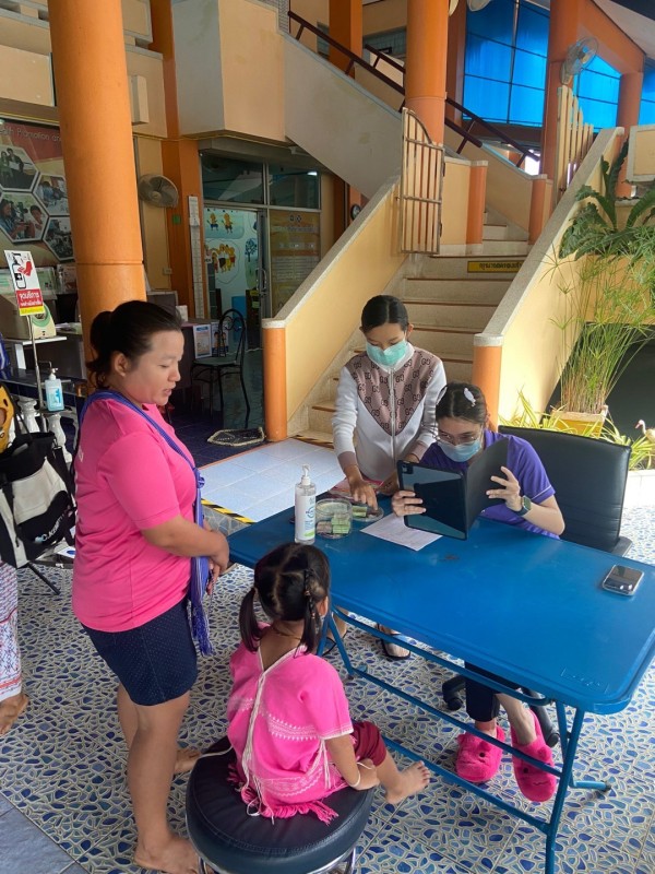 11 ก.ย.67 รพ.สต.บ้านสันป่าไร่ ให้บริการฉีดวัคซีนเด็ก อายุ 2 เดือน ถึง 4 ปี จำนวน 37 ราย และตรวจสุขภาพช่องปาก,ให้ความรู้ผู้ปกครองเรื่องการดูแลสุขภาพช่องปาก,เจาะเลือดตรวจ hct ,จ่ายยา para syr และ ferruos syr และยืนยันตัวตน(Authen)