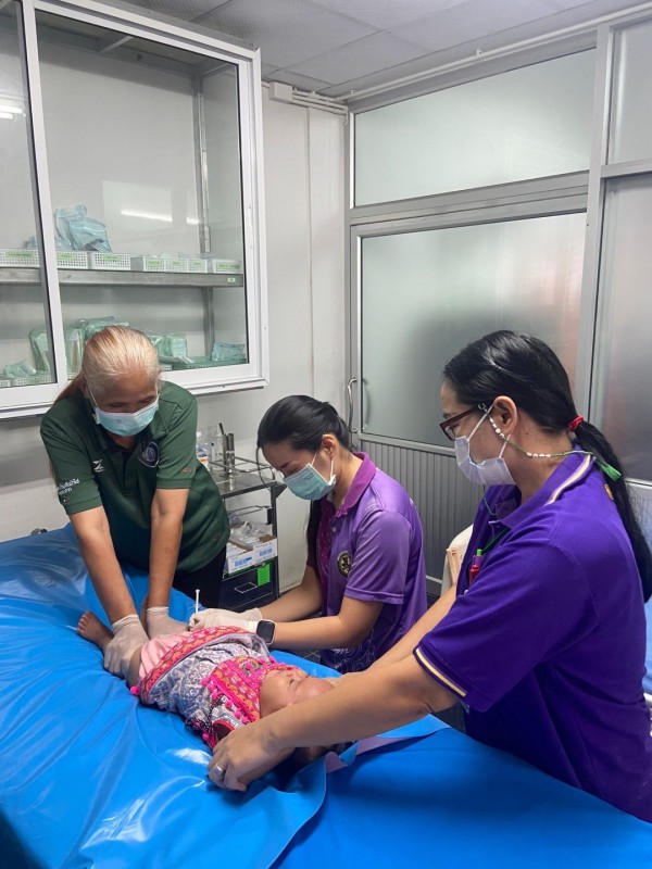 11 ก.ย.67 รพ.สต.บ้านสันป่าไร่ ให้บริการฉีดวัคซีนเด็ก อายุ 2 เดือน ถึง 4 ปี จำนวน 37 ราย และตรวจสุขภาพช่องปาก,ให้ความรู้ผู้ปกครองเรื่องการดูแลสุขภาพช่องปาก,เจาะเลือดตรวจ hct ,จ่ายยา para syr และ ferruos syr และยืนยันตัวตน(Authen)