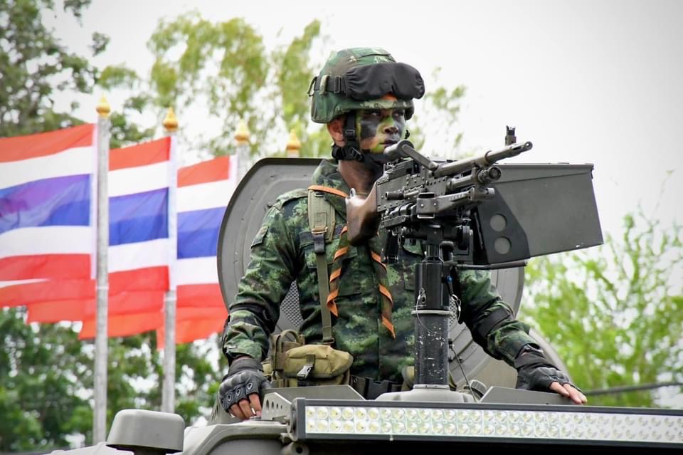 รองปลัดองค์การบริหารส่วนจังหวัดตาก ร่วมพิธีทำบุญ เนื่องในวันสถาปนาหน่วย ครบรอบปีที่ 13 กองพันทหารราบที่ 2 กรมทหารราบที่ 14